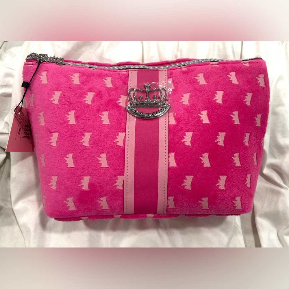 Juicy Couture Pink Velvet Women's Cosmetic Bag. NWT